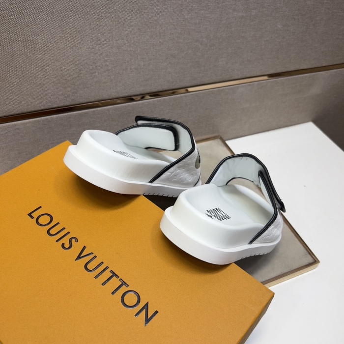 Men L*ouis V*uitton Top Quality Sandals002
