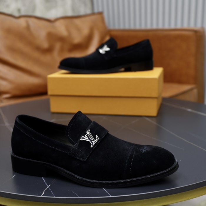 Men L*ouis V*uitton Top Quality loafers011