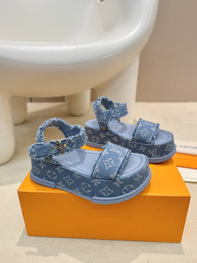Women L*ouis V*uitton Top Quality Sandals004