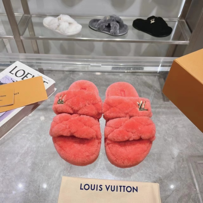 Women L*ouis V*uitton Top Quality Sandals008