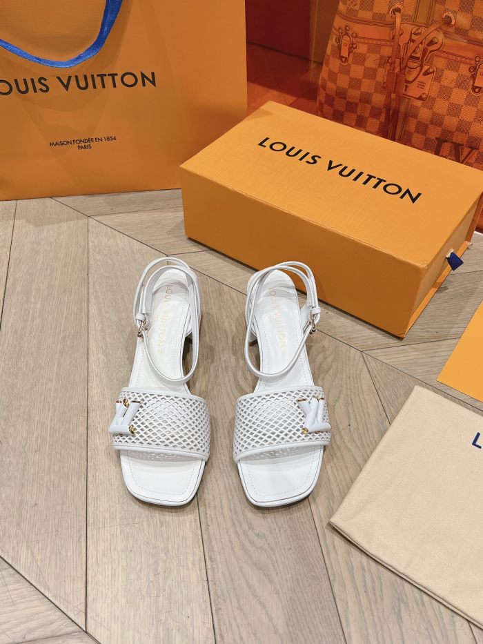 Women L*ouis V*uitton Top Quality Sandals001