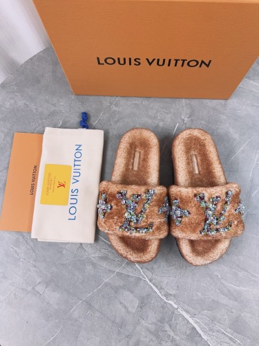 Women L*ouis V*uitton Top Quality Sandals003