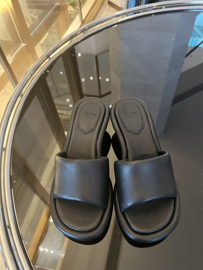 Women F*endi Top Sandals