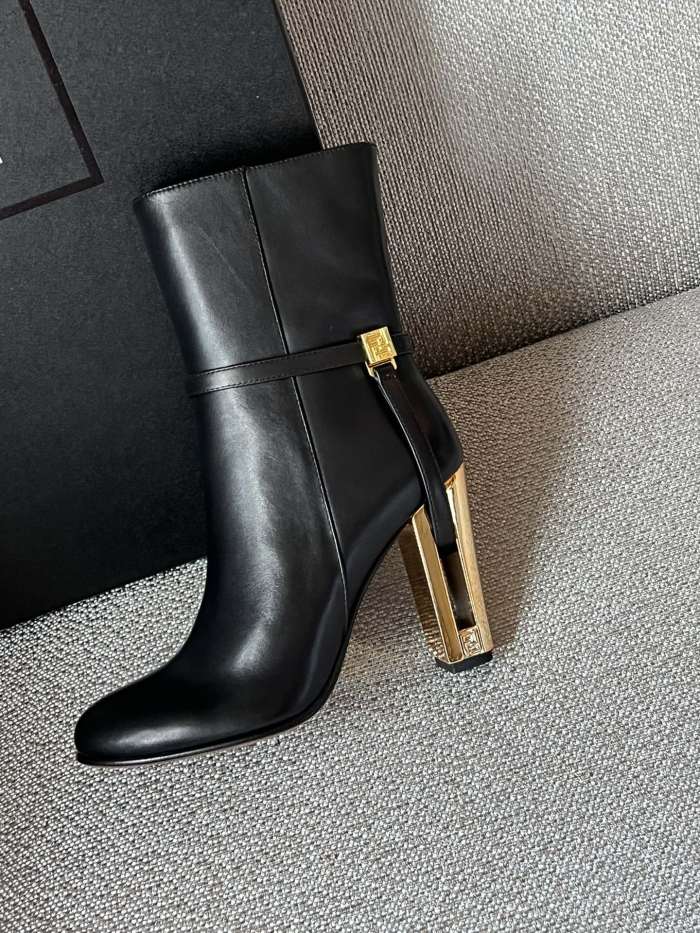 Women   F*endi Top  Quality Boot