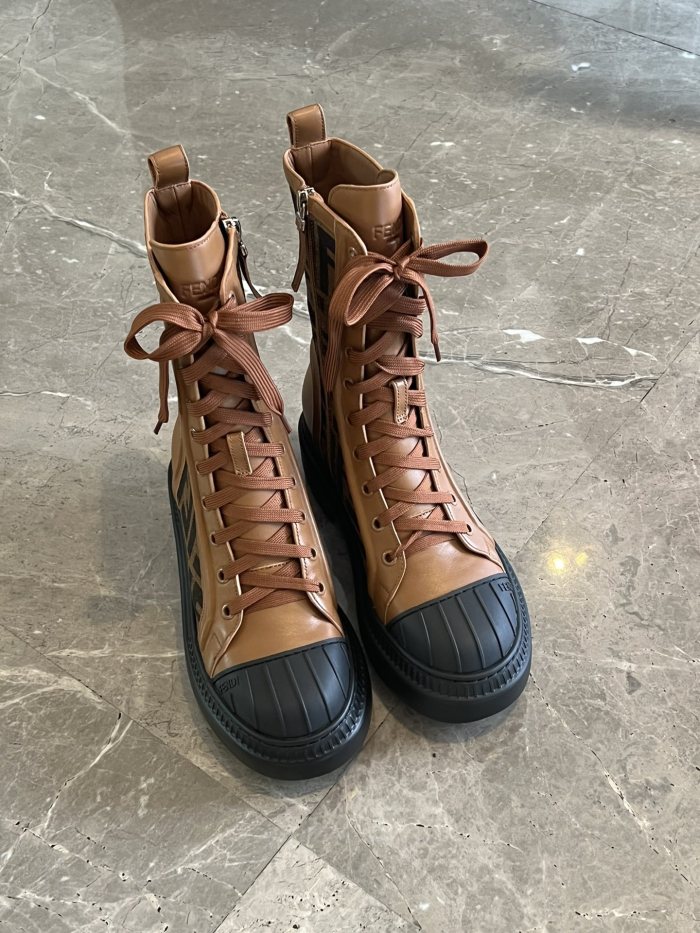 Women   F*endi Top  Quality Boot