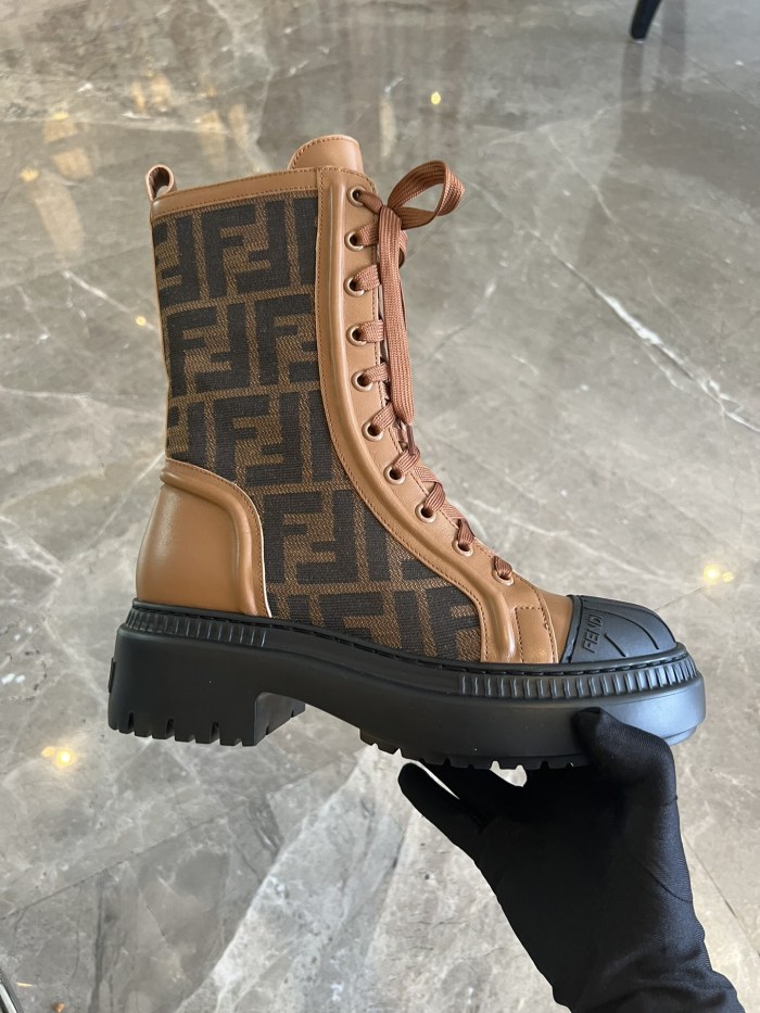 Women   F*endi Top  Quality Boot