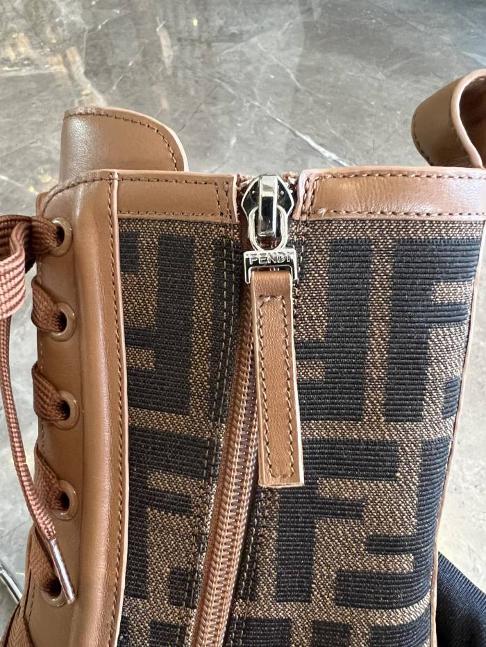 Women   F*endi Top  Quality Boot