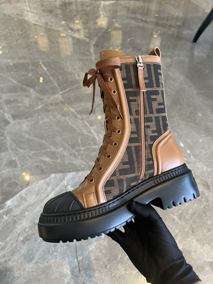 Women   F*endi Top  Quality Boot