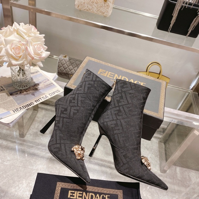 Women   F*endi Top  Quality Boot