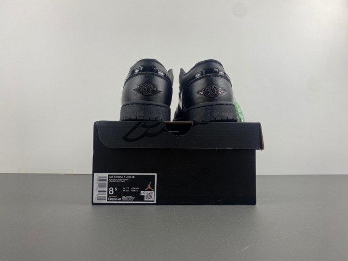A*ir Jor*dan 1 Low  HM3690-001