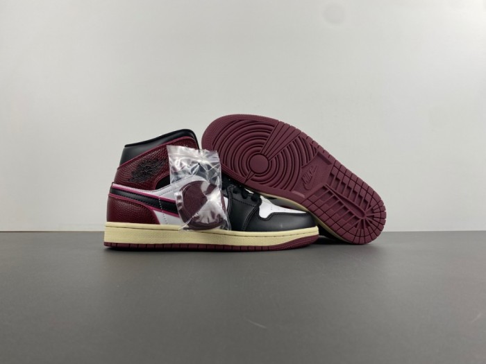 A*IR JOR*DAN 1 MID   FQ7818-101