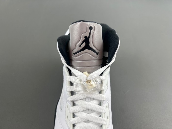 Air Jordan 5 Retro  White and Black   DD0587-110