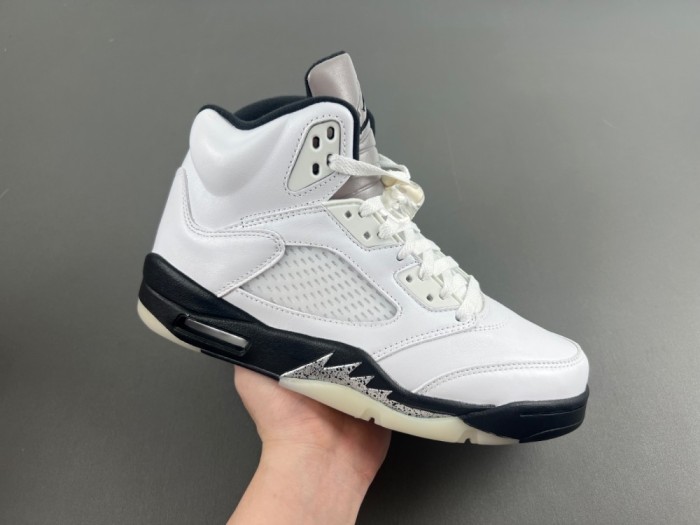 Air Jordan 5 Retro  White and Black   DD0587-110