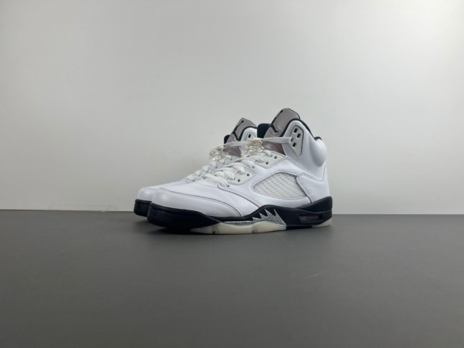 Air Jordan 5 Retro  White and Black   DD0587-110