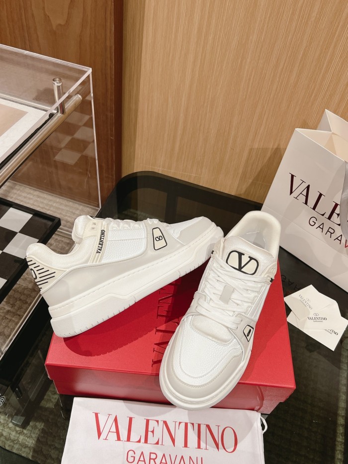 Men Women 𝑉*𝐴𝐿𝐸𝑁𝑇𝐼𝑁𝑂 Top Sneakers
