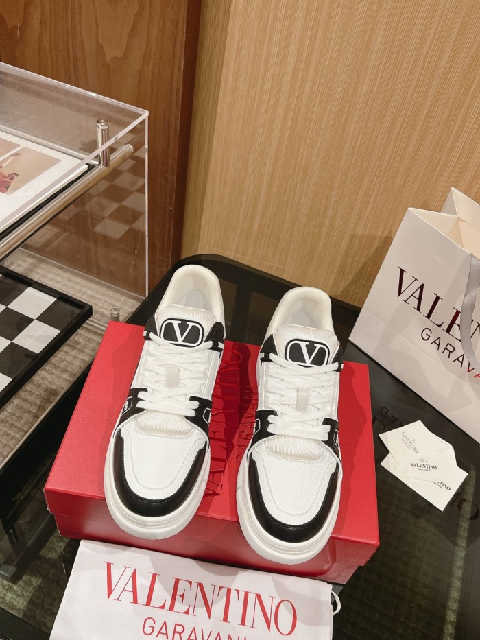 Men Women 𝑉*𝐴𝐿𝐸𝑁𝑇𝐼𝑁𝑂 Top Sneakers