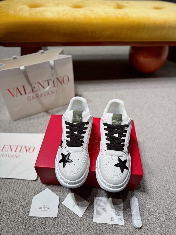 Men Women 𝑉*𝐴𝐿𝐸𝑁𝑇𝐼𝑁𝑂 Top Sneakers