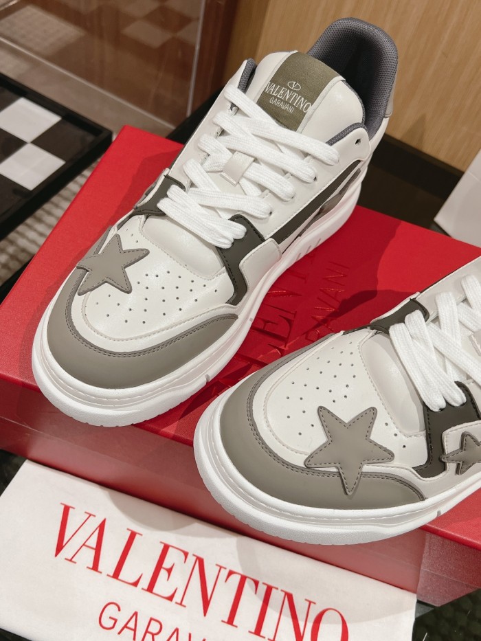 Men Women 𝑉*𝐴𝐿𝐸𝑁𝑇𝐼𝑁𝑂 Top Sneakers