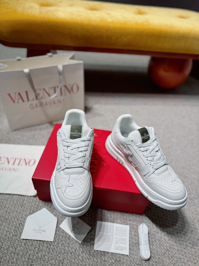 Men Women 𝑉*𝐴𝐿𝐸𝑁𝑇𝐼𝑁𝑂 Top Sneakers