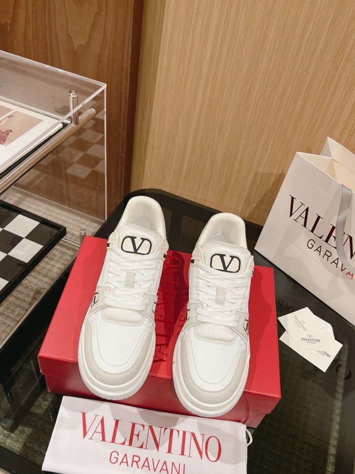 Men Women 𝑉*𝐴𝐿𝐸𝑁𝑇𝐼𝑁𝑂 Top Sneakers
