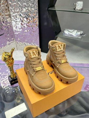 Men Women L*ouis V*uitton x T*imberland  Top Sneakers