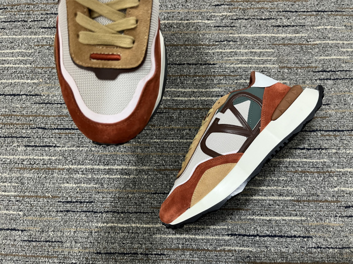 Men  𝑉*𝐴𝐿𝐸𝑁𝑇𝐼𝑁𝑂 Top Sneakers
