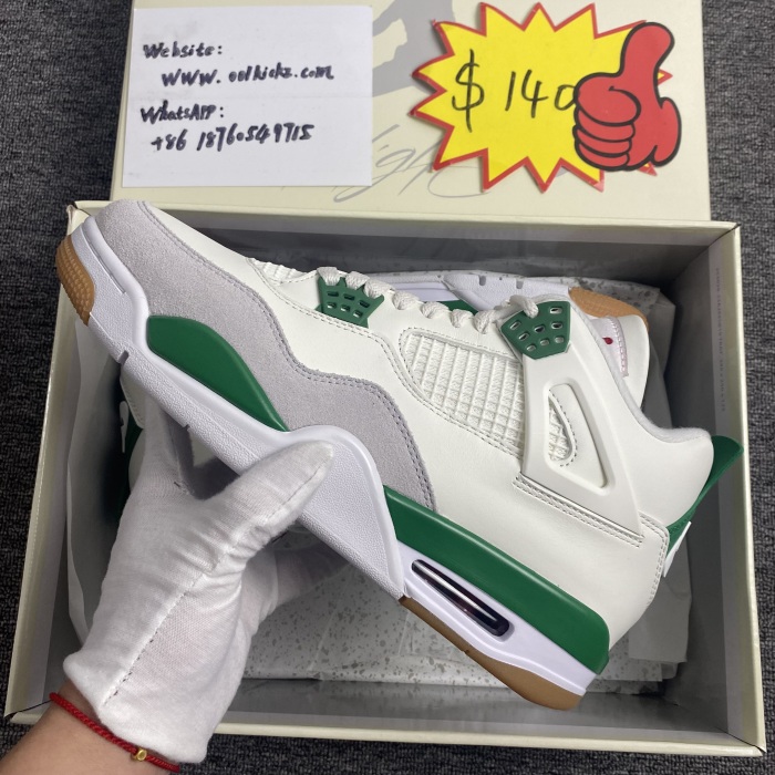 N*ike SB x Air Jordan 4  DR5415-103