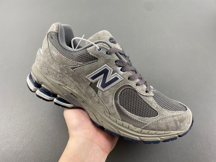 N*ew B*alance  ML2002RA