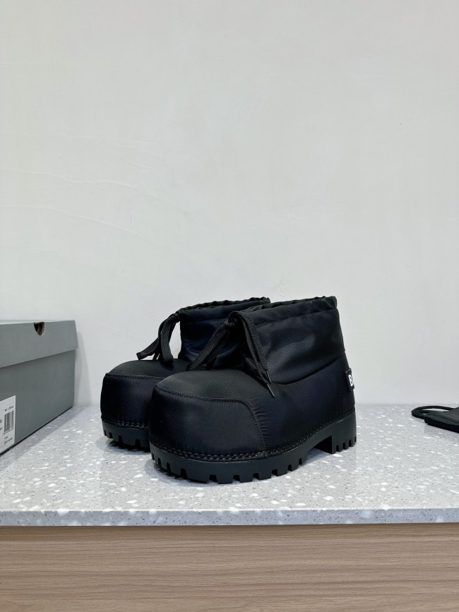 Women B*alenciaga Top Boots