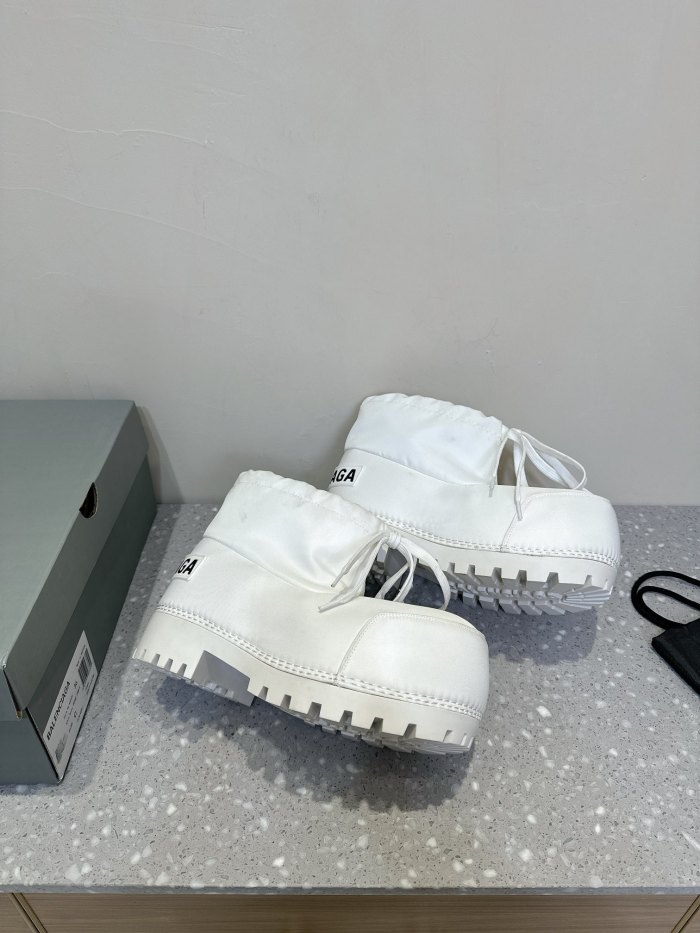 Women B*alenciaga Top Boots