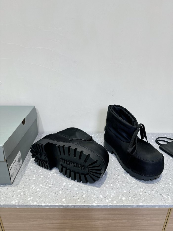 Women B*alenciaga Top Boots