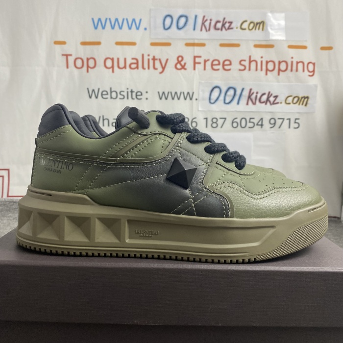 Men  𝑉*𝐴𝐿𝐸𝑁𝑇𝐼𝑁𝑂 Top Sneakers