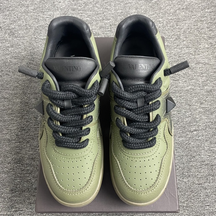 Men  𝑉*𝐴𝐿𝐸𝑁𝑇𝐼𝑁𝑂 Top Sneakers