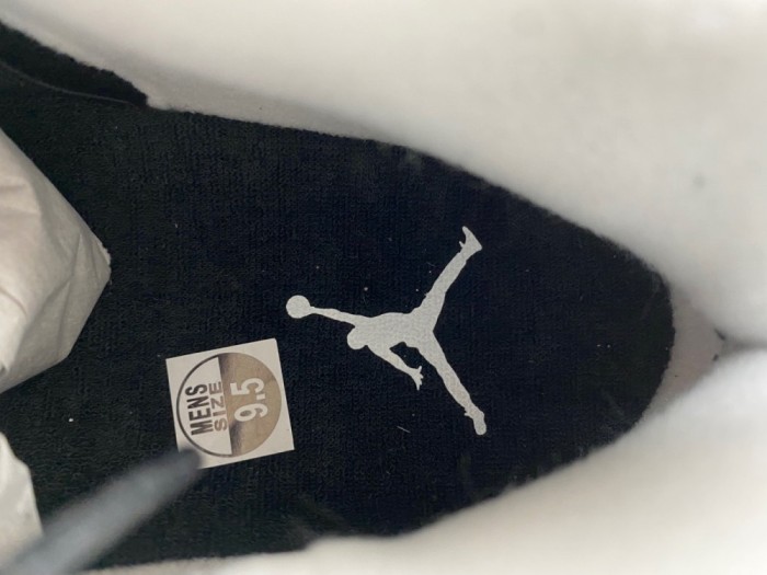 Air Jordan 4 Retro  FQ 8138一002