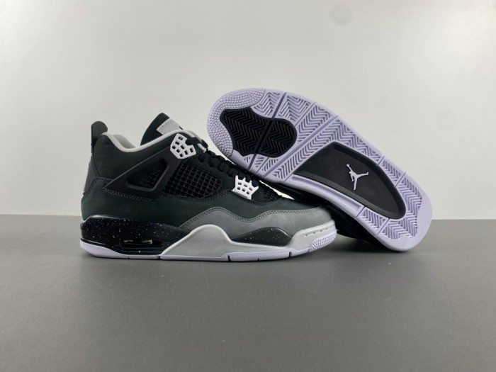 Air Jordan 4 Retro  FQ 8138一002