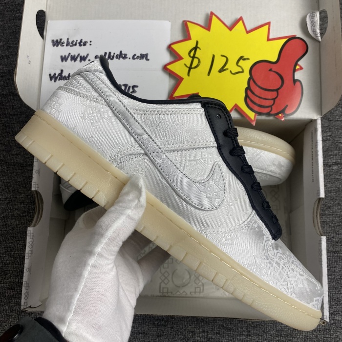 N*ike   D*unk  Low  FN0315 110