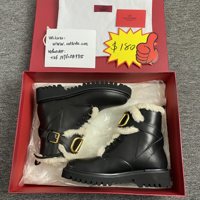 Women 𝑉*𝐴𝐿𝐸𝑁𝑇𝐼𝑁𝑂 Top Sneakers