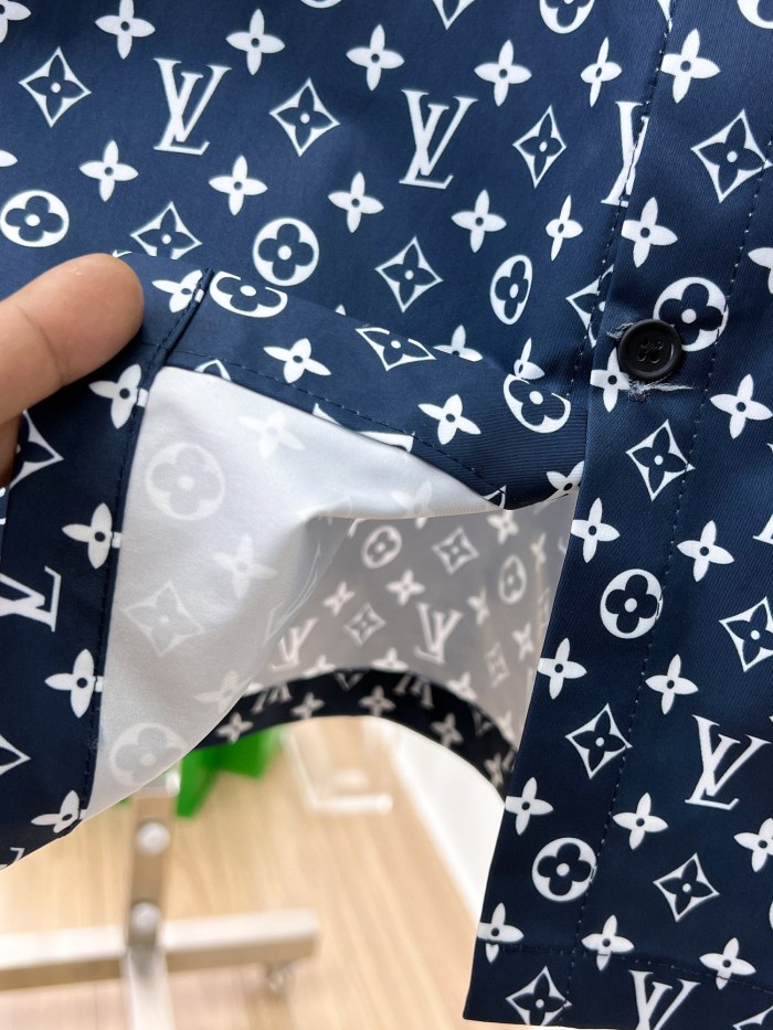 L*ouis V*uitton Top Quality