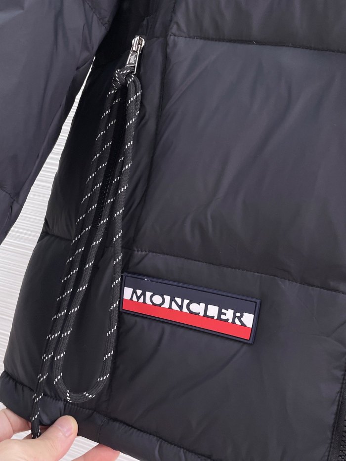M*oncler   Top Quality