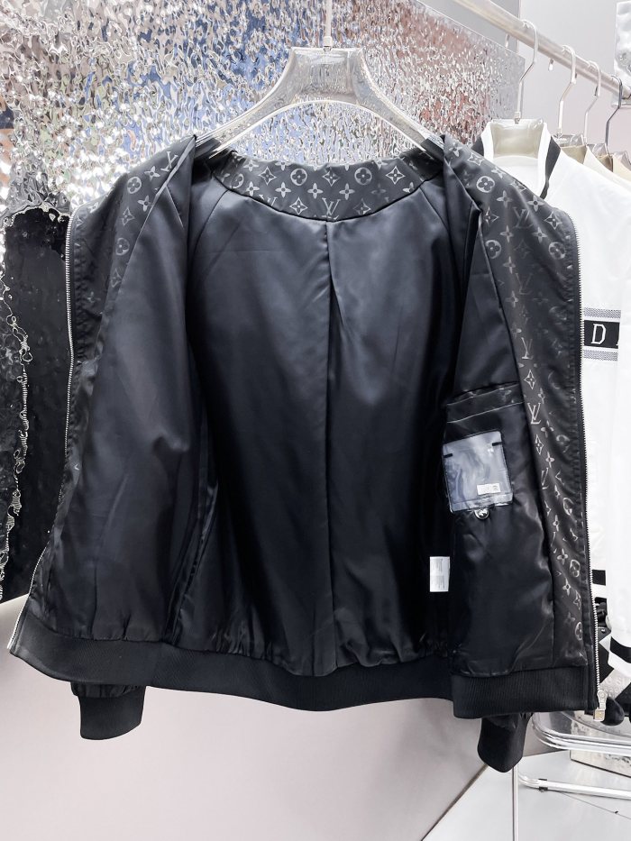 L*ouis V*uitton Top Quality