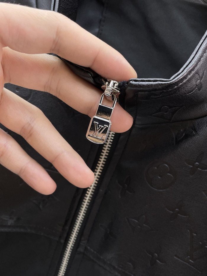 L*ouis V*uitton Top Quality