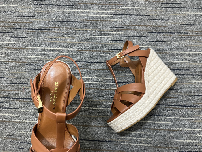 Women Y*SL Top Pumps