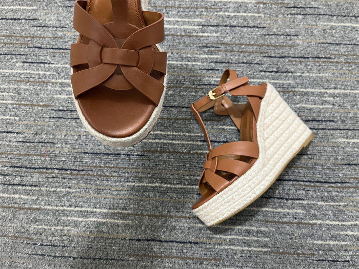 Women Y*SL Top Pumps