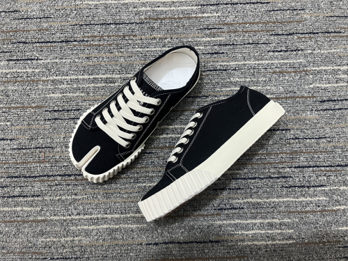 Men Women M*aison M*argiela Sneakers009