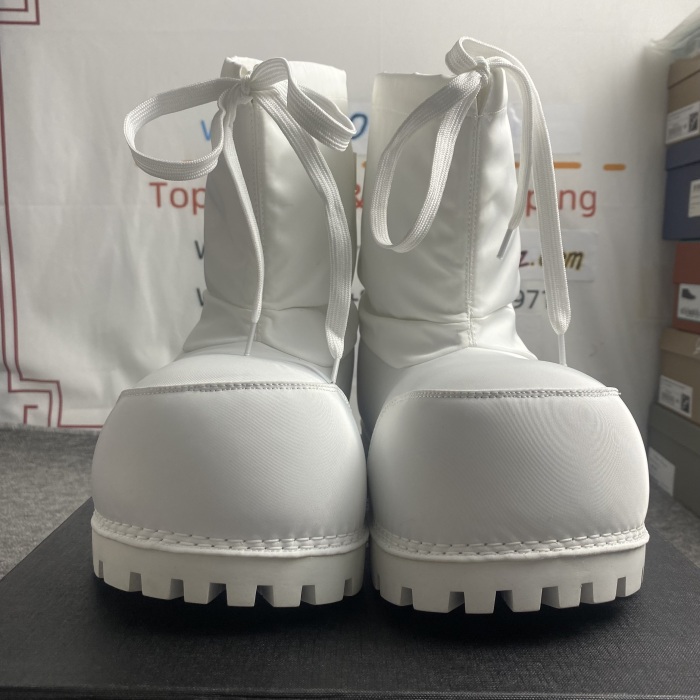 Women B*alenciaga Top Boots
