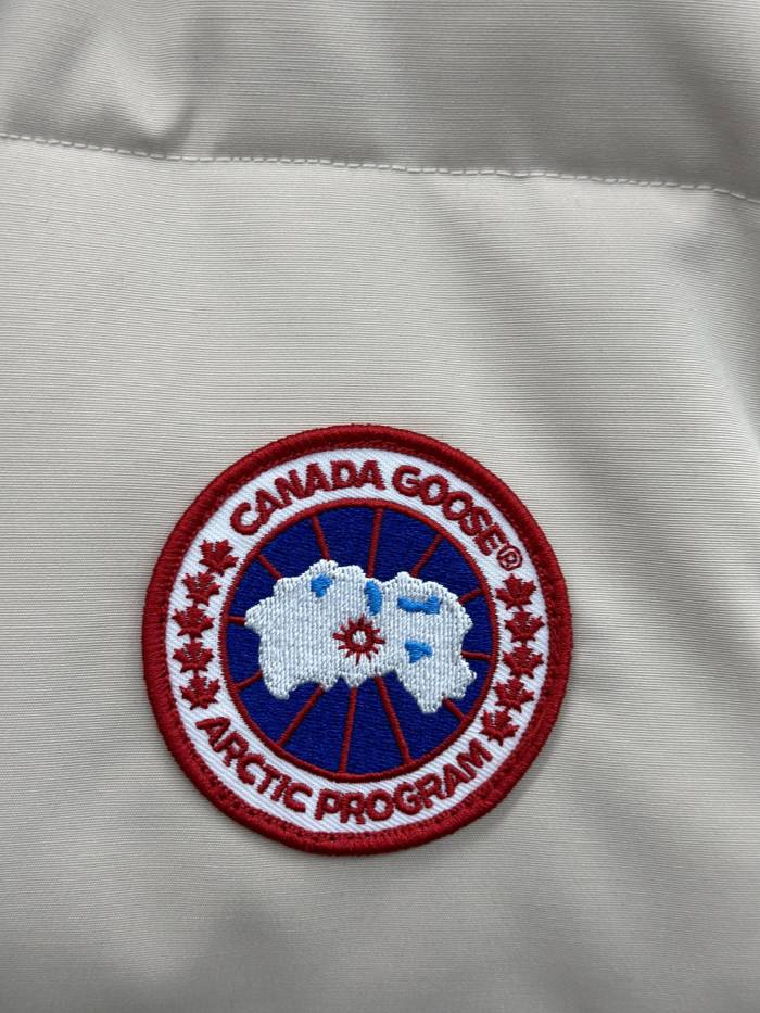 C*ANADA  G*OOSE  Top Quality