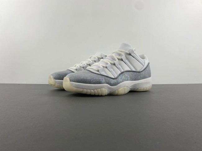 A*ir J*ordan 11 Low   HQ7000-001