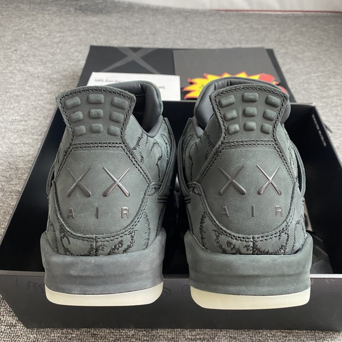 A*IR J*ORDAN 4 RETRO KAWS 930155 001