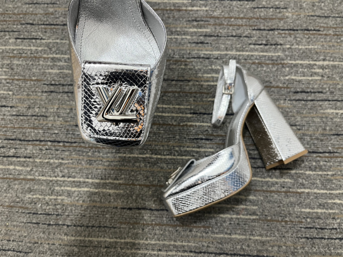 Women L*ouis V*uitton Top Quality Sandals