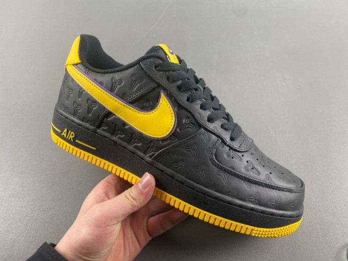 K*obe x N*ike A*ir   F*orce 1 Low  HV5122-001